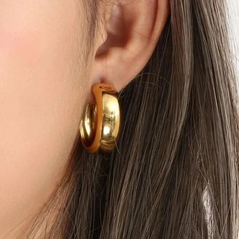 NEW 18K GOLD WIDE HOOP EARRINGS - Picture 3 of 6